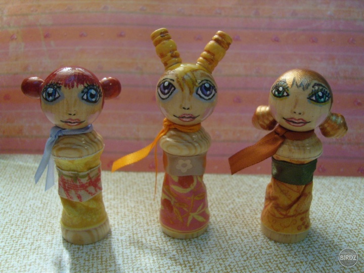 drevené bábiky, výška 7cm, ručne maľované