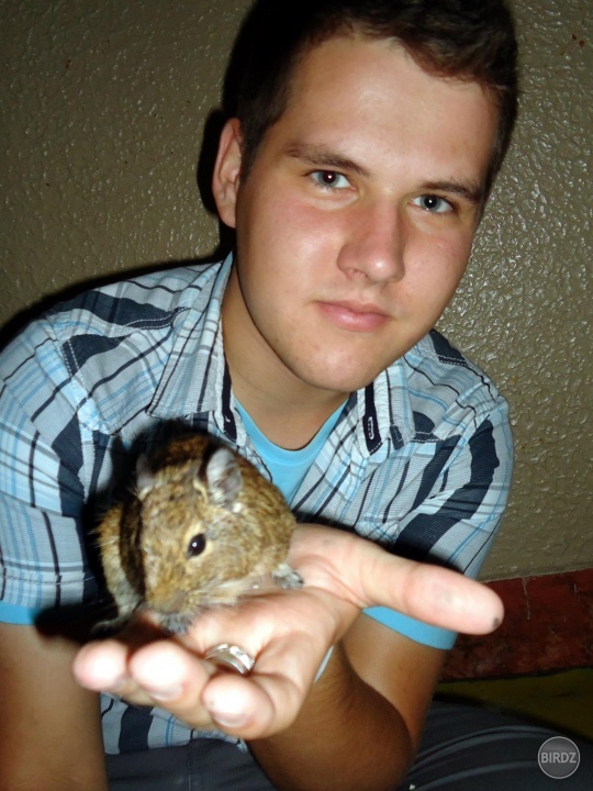Buď frajer a maj fotku s veveričkou :)