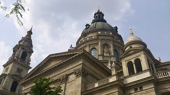 Bazilika sv. Štefana v Budapešti - majestátna budova, človek sa pri nej aj v nej cíti tak malý :)