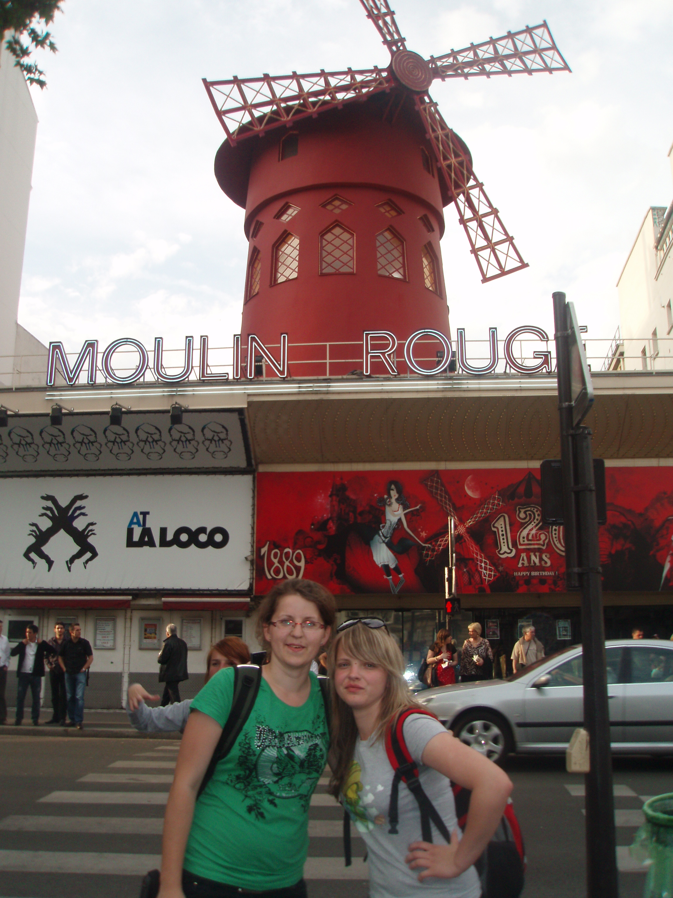Maťťťaaa(ľavo) a ja(pravo)...moulin rouge...:D:D:D