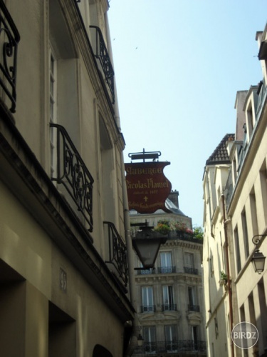 Toto je krčma Nicholasa Flamela, a jeho ženy. prežili tam krásny život spolu. Krčmu nájdete na rue de Montmonrency, Paris. 