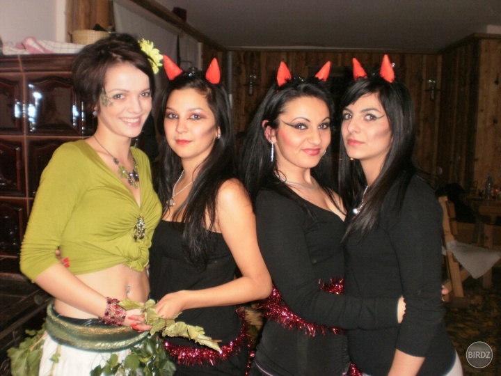 Halloweenska podoba pracovného kolektívu v bufete Dolná Stanica :D