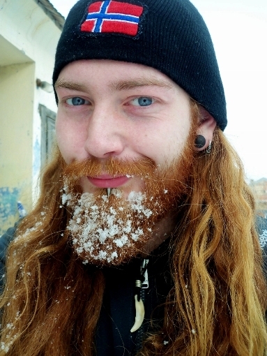 Ked hipsteri môžu mat v brade kvety, my vikingovia tam prečo nemôžeme mať sneh.. :)