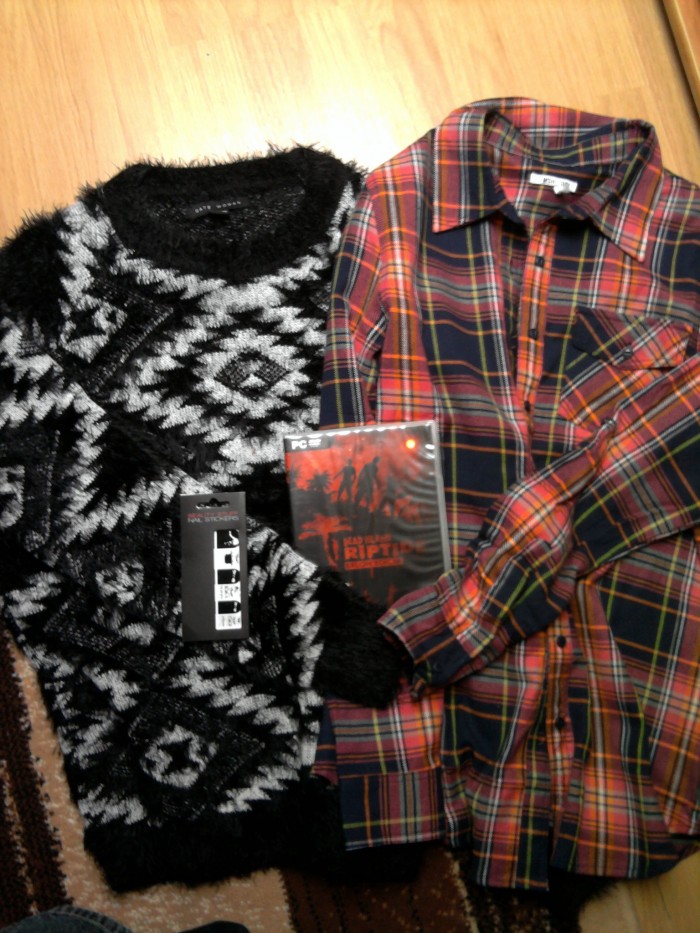 dnesny nakup - mega pohodlny sveter, kosela a hra :D 