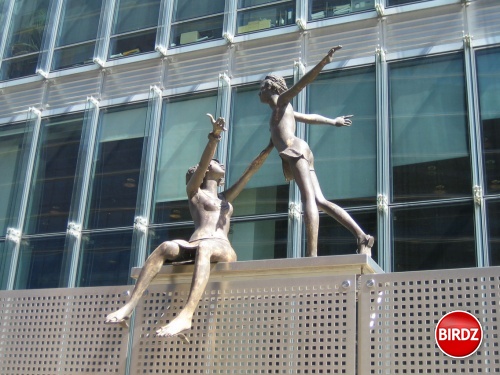 Taketo sochy maju pred europskym parlamentom :)