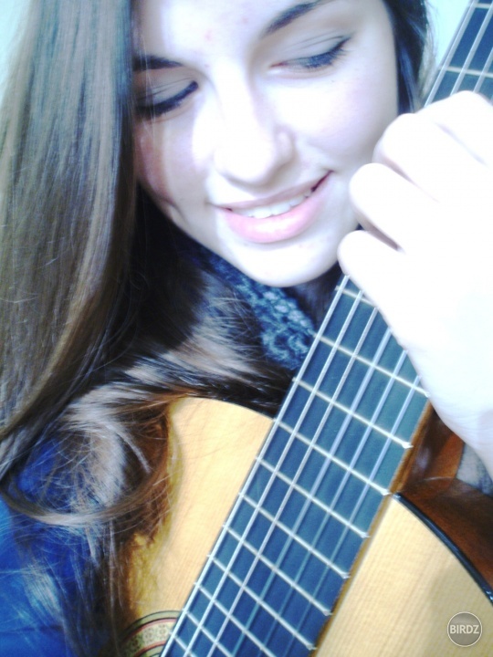 Konečne nová foto.. s gitarou :)