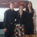 s Heňom a našou učiteľkou priečnej flauty (lepšiu fotku nemám) :D ...PS: moja mama nevie fotiť :D:D:D
