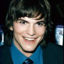 Ukážka z obrázkov v albume Ashton Kutcher - spapáám ho !! najkrajší chlap (pre mňa) :P