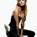 Mischa Barton po prvé