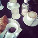 a tak som si dnes ráno raňajkovala ako pani v jednom z najlepších slovenských kaviarní/barov :)
