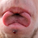 om nom nom nom. (krčte nosy znechutením)