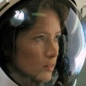 Anna Fisher. Ktorá sa v roku 1984 stala prvou ženou-matkou vo vesmíre.