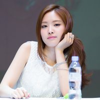 Son Na-eun