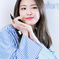 Son Na-eun