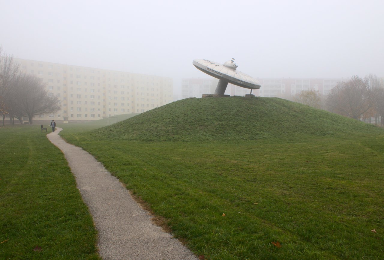 Ufo v rannej hmle