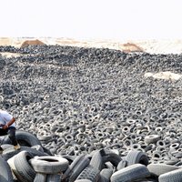 World's biggest tyre graveyard, uz ako v tom filme  'idiocracy'  :D