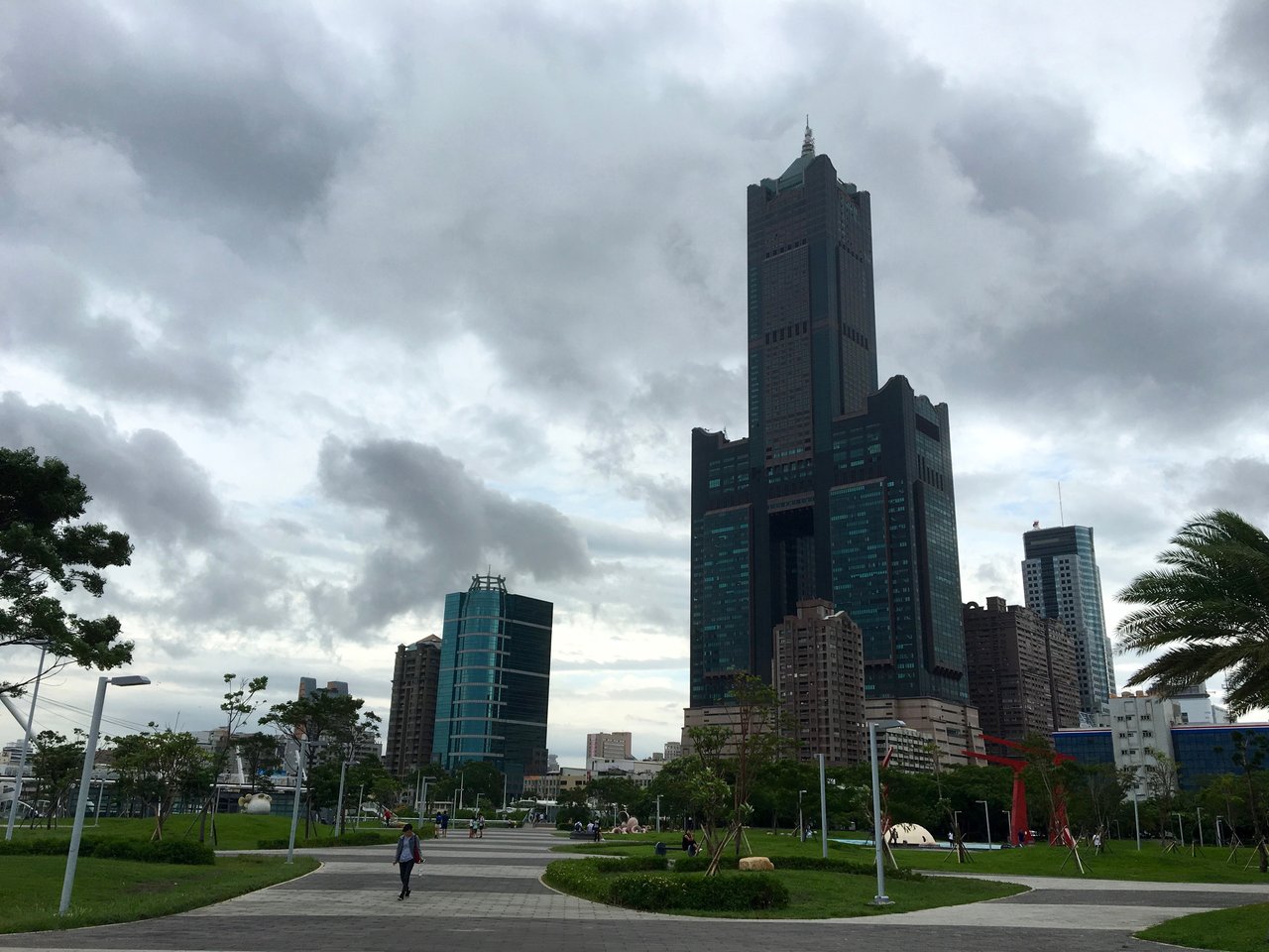 Najvyssia budova v meste (85 poschodi) a druha na Taiwane