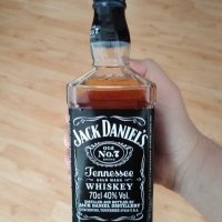Do vecera vypijem :D . Chuti Vam tato Whiskey? Mne ano lebo ja mam rad len americke burbony, a nie škotske ani irske kedze mi to nechuti. Jack Daniel´s bol v USA jediny alkohol na lekarsky predpis v čase prohibicie na zdravotne ucely. 