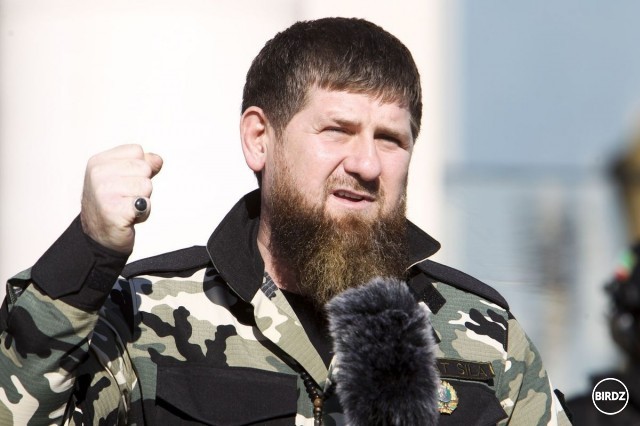 odhliadnuc od politickych nazorov, ale co sa tyka vzhladu tak pan Kadyrov ma obrovsku charizmu a sexepeal, urcite sa ho vsetky zeny boja a nemozu s nim tocit :D 