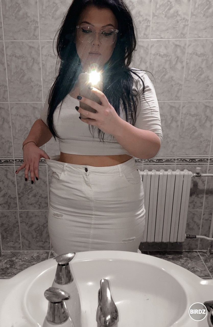 Schudla som 5cm v pase, teraz mi odstáva sukňa