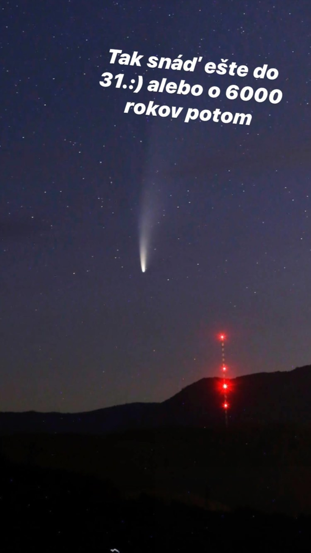 Niekto pridal fotku padajúcej kométy tak ak ste nevideli ešte tak aspoň takto a hádam do 31 sa niekomu podarí ju zahliadnuť 