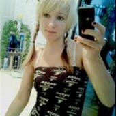 Larissa44