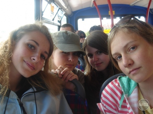 v autobuse...okolo tesca:D