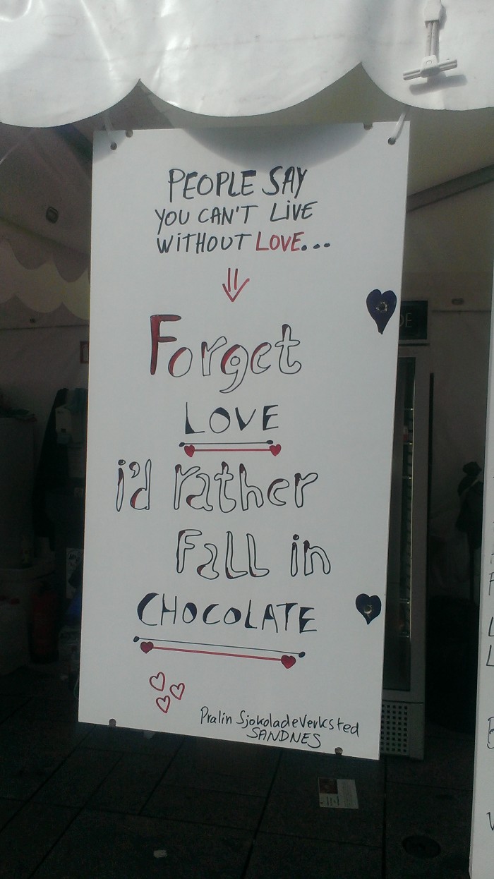 I would rather fall in chocolate... Najdoko vyrok za poslednych par rokov :)