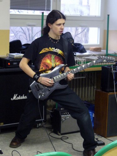 Yeah! S gitarkou :)