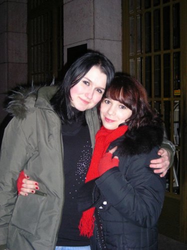 s mojou drahou Nell :) vecnou filozofkou, super divadlomaniackou, uzasnym clovekom, so super nazormi :) Mam ta radaaaaa :-*