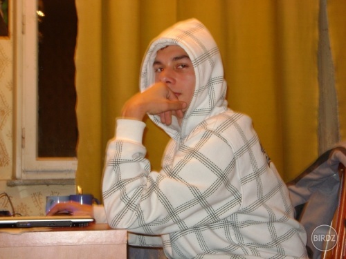 môj bracho...ťažky hip-hopista....nie je čo k nemu dodať:D