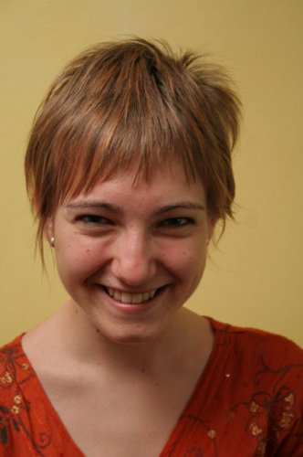 Na pravo mozte vydiet posledny zijuci exemplar zabavneho dievcata, ktore rado cita knihy a feministicke nazory :) Sorry Nika