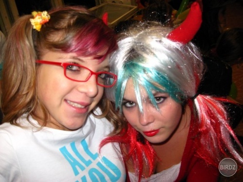 Veriq a Calwen na Halloweenskej party v škole