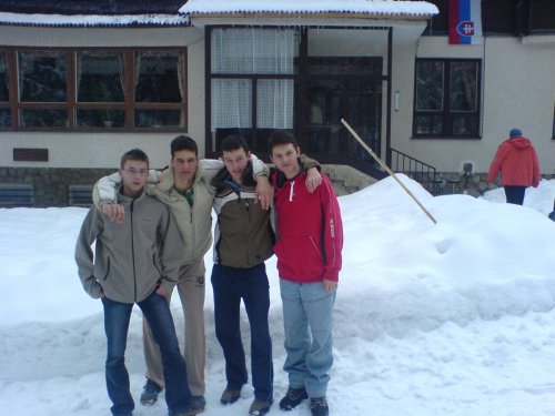 Na lyziarskom s vela vela sniežikom :) Mišo, Mišo, Johnny a ja