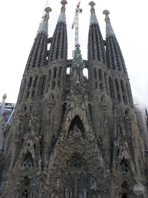 Barcelona - Sagrada Familia - Fasáda narodenia (ani za nič nešlo vopchať cele do záberu)