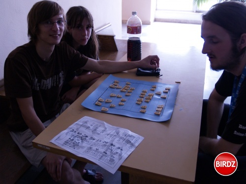 Partička shogi s Daeglinom, vedľa mňa Miška... <a href=
