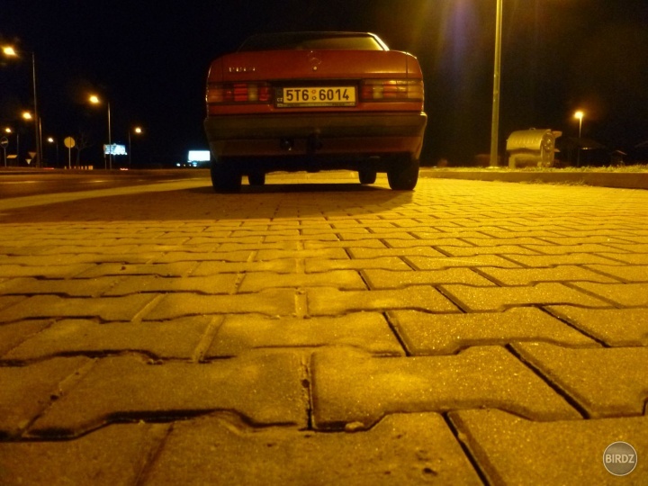 noc, zima, tma a ja so sexi károu :P