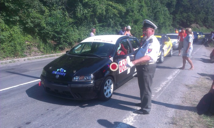 policajti vsade kam sa pozries