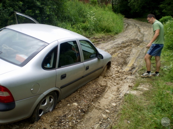 A takto to skončilo... ešteže bol traktor nablízku... =D