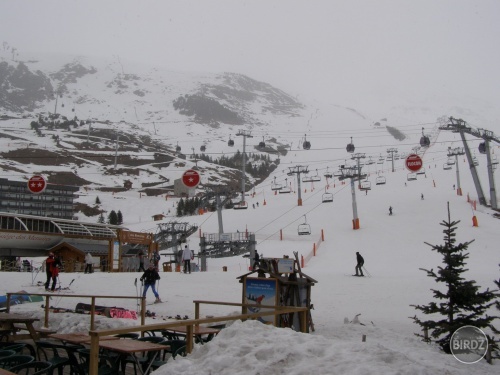.. nepatrný kúsok toho čo je najväčšie lyžiarske stredisko na svete :)