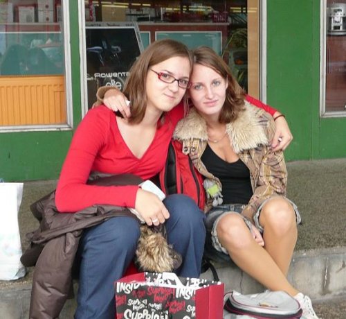 mno ok... tuto fotku ma uz asi kazdy z kvinty na birdzi, ale tak ked je to asi jedina normalna fotka, kt. mam v compe... a som tam len ja a kikaaaaa puuuuuuuuuuuu:)