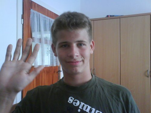 tomasko..:(((...chlapec ktory si u mna robi nadeje...prepac tomik...ale mam ta rada si super chalan cmuk