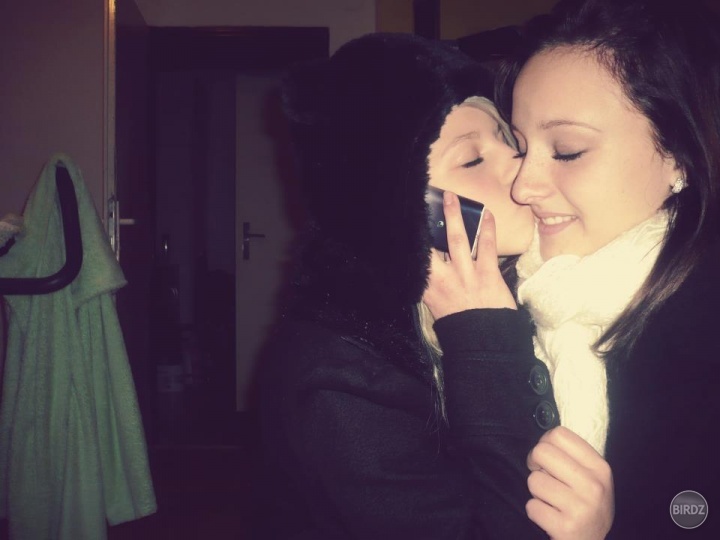Priatelia sú tí ktorý ma tu vždy podržia.. :*