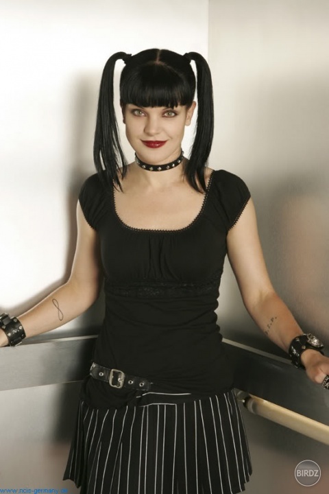 šup šup.. obdivovať.. Pauley Perrette alias Abby :-*