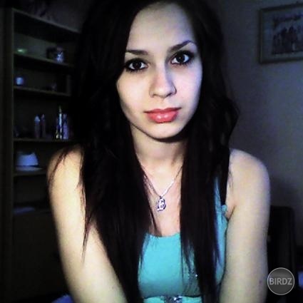 Keď si od maximálnej nudy zapnem webcam ale som taká znudená, že ani tváriť sa mi nechce.. a ptm hádžem tento výraz kamenný (zvláštne, ako nevinne pôsobí :D)