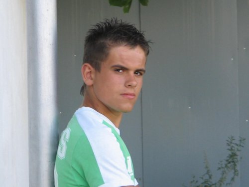 Marek...moj dalsi byvaly:((((...:´(....pol rocny vztah..krasny pol rocny vztah...a su z neho len trosky...ale ja ta aj tak stale lubim moje cmuk....aspon ze sme kamosi:((( ale fakt mi je to luto fnuk...neviem preco si si nasiel inu...:(((...asi som ta omr