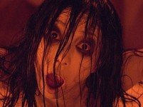 tak ta z hororu sa kusa podoba namna no viete ked rano vstanem no ale ona ma cierne vlasy mensi detail:D