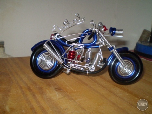 moja nova motorka :) dnes som dostal :) aj som sa uz vozil s mojou kacickou :)) 