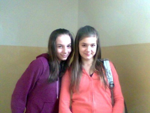 moje bejbe a ninusik strasne was luubim moje lasky:):-*moje babetka :)