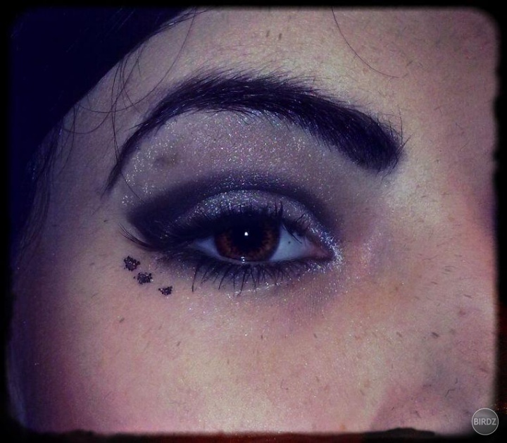 Vampire make up